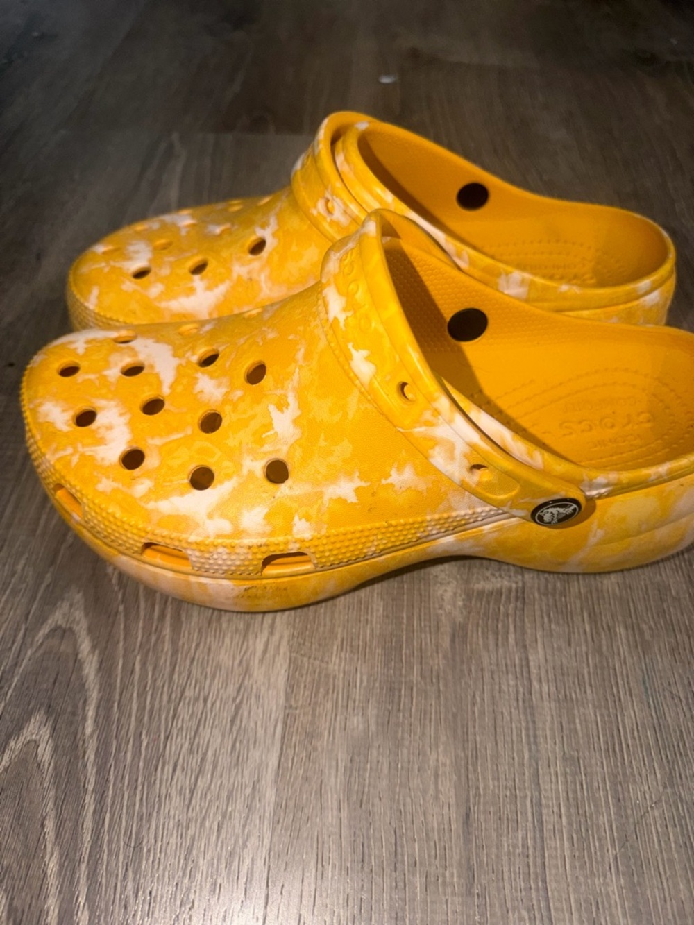 CROCS Kids' Classic Clog - Yellow with White Tie-Dye - Picture 2 of 3